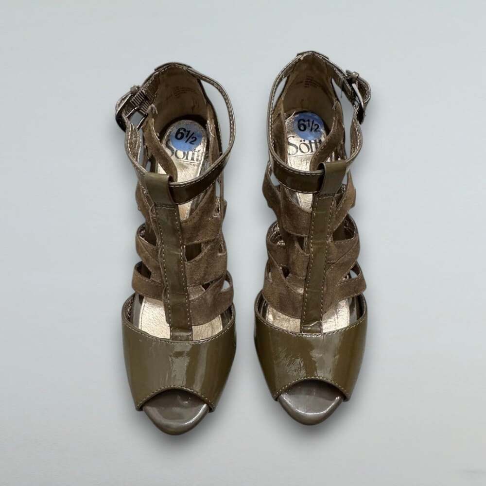 Peep Toe Caged T Strap Heels Olive Brown Suede Patent Womenโs Size 6.5
